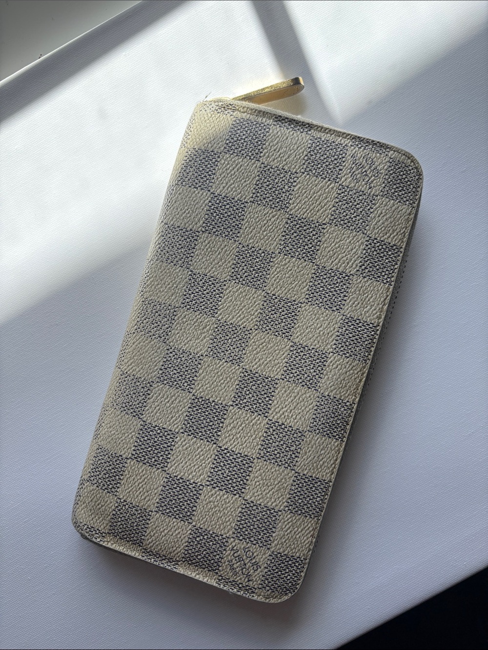 AUTHENTIC Louis Vuitton Damien Ashe Zippy Wallet